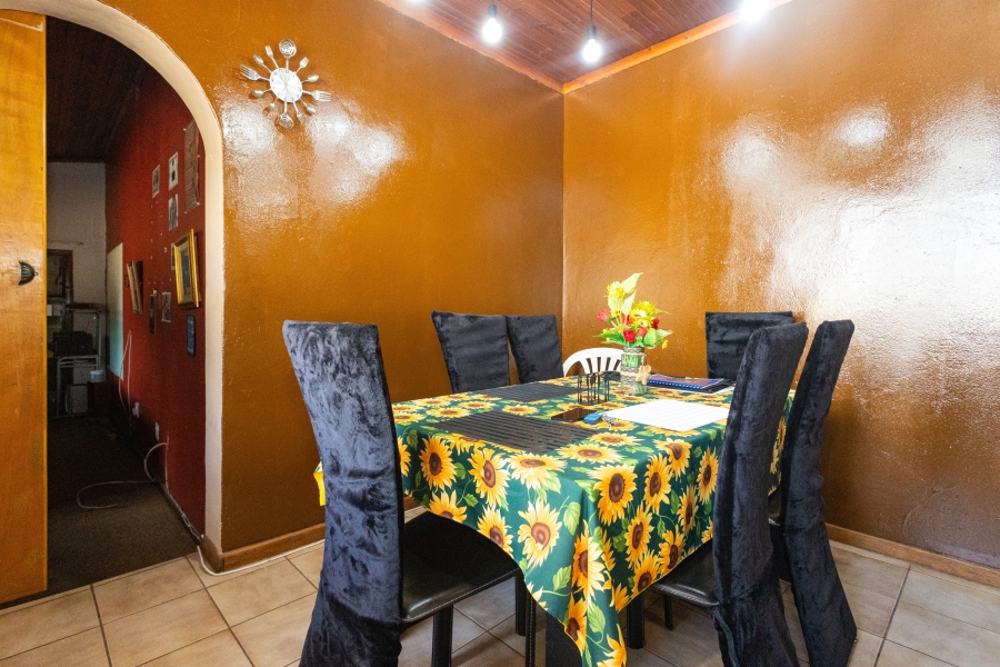 3 Bedroom Property for Sale in Peerless Park West Western Cape